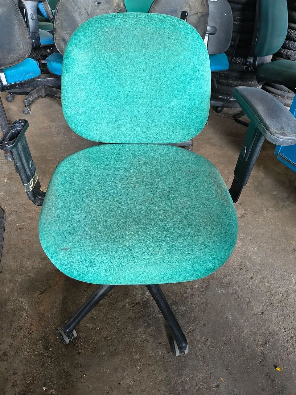 Lote de cadeiras em bom estado  - Foto 3