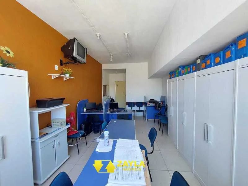 Excelente Sala Comercial em Madureira! Em frente ao Mercadão, 35m², Prédio com porteiro e 