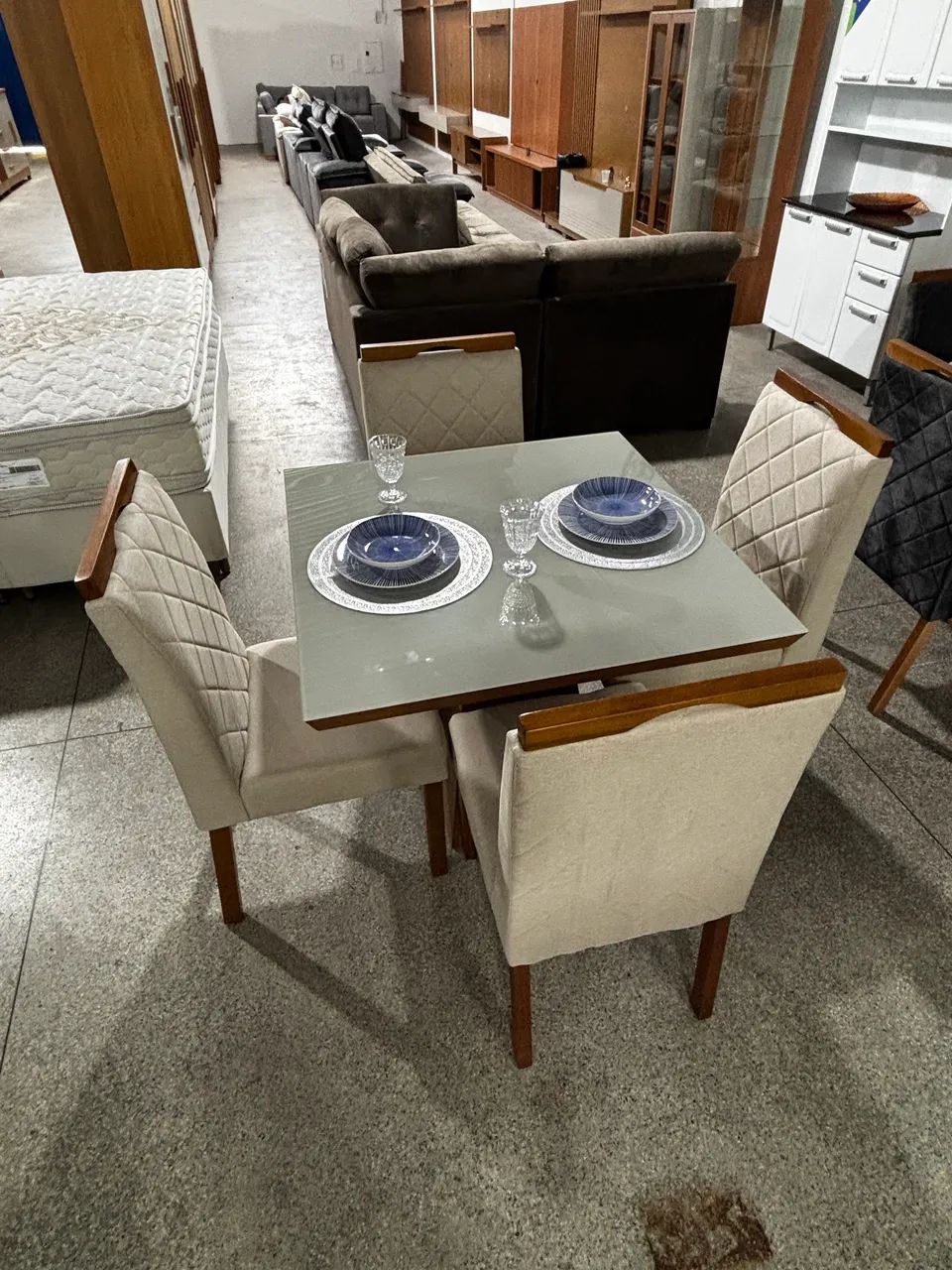 Mesa de jantar 4 lugares 12x sem juros  - Foto 3