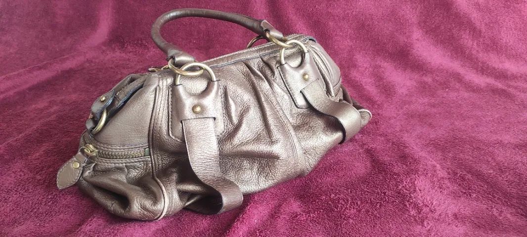 Bolsa de couro dourada Banana Republic - Foto 2