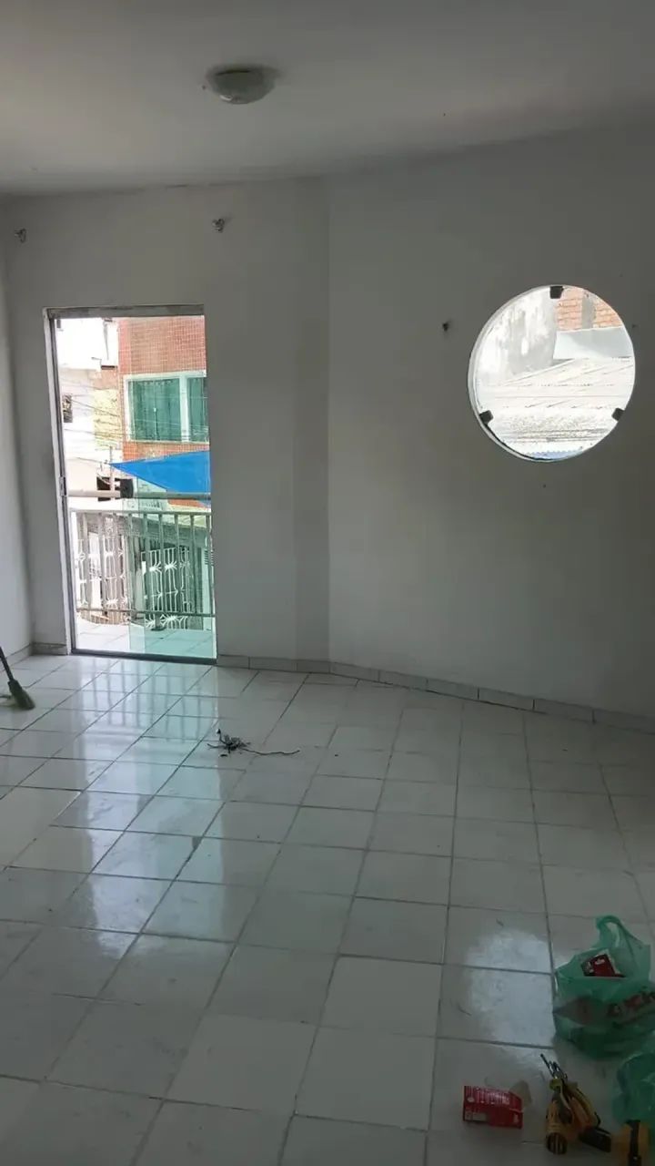 Vendo prédio de 3 andares com 3 apartamentos e 2 pontos comerciais localizado no Guamá - R - Foto 3