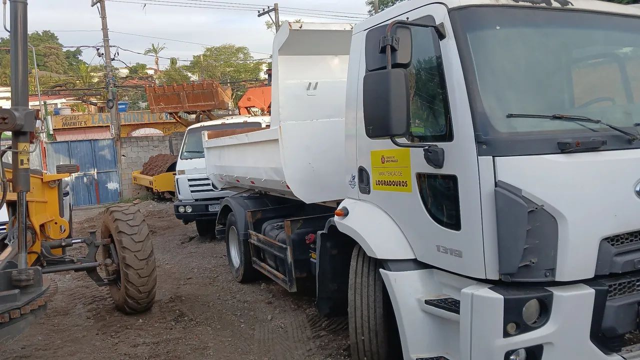 Ford cargo 1319 Ano 2016 Caçamba  - Foto 4