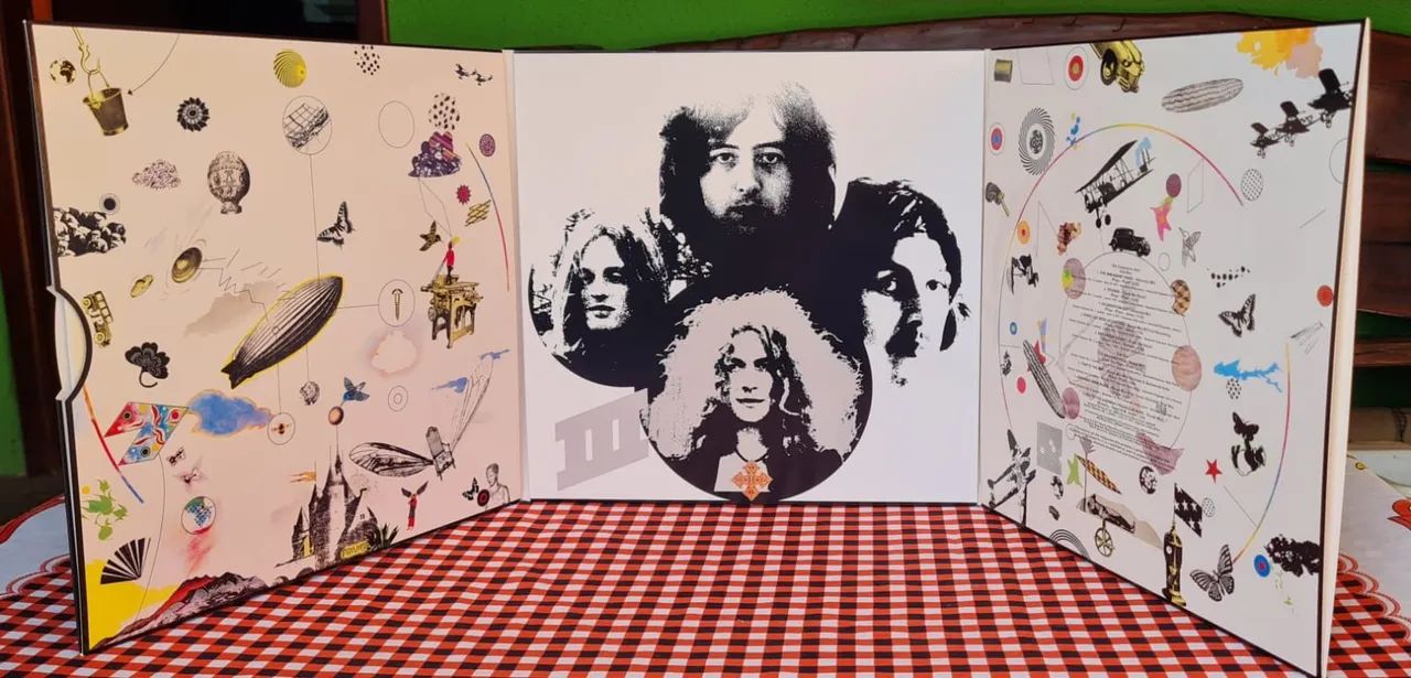 Lp Led zeppelin III edição de luxo capa tripla importado - Foto 2
