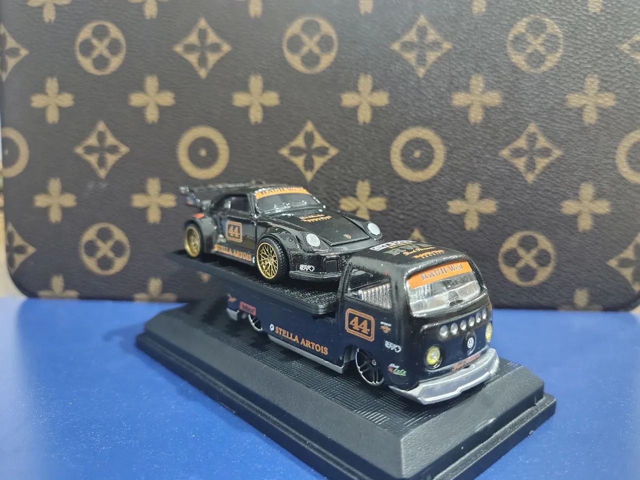 Team transport RWB Stella Artois 1:64 