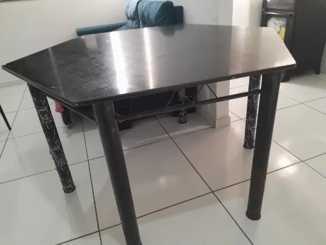 Mesa de jantar de mármore