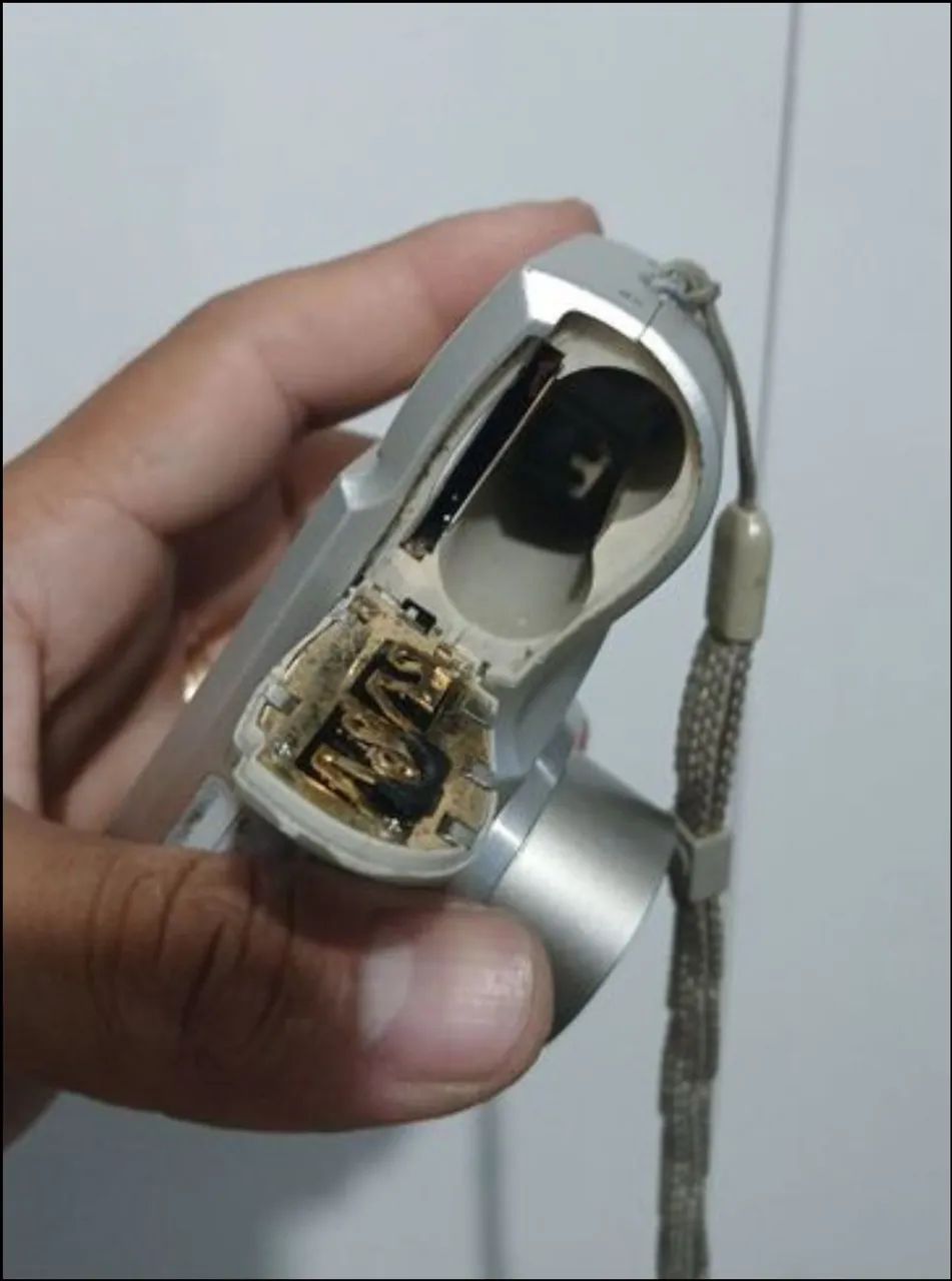 Câmera HP 7 MP M627 - Foto 4