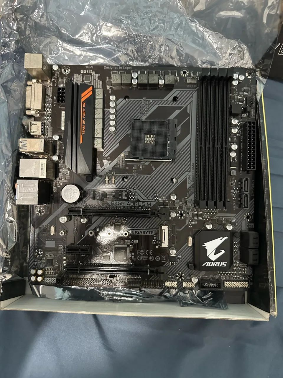 Placa mãe B450M Aorus Elite 