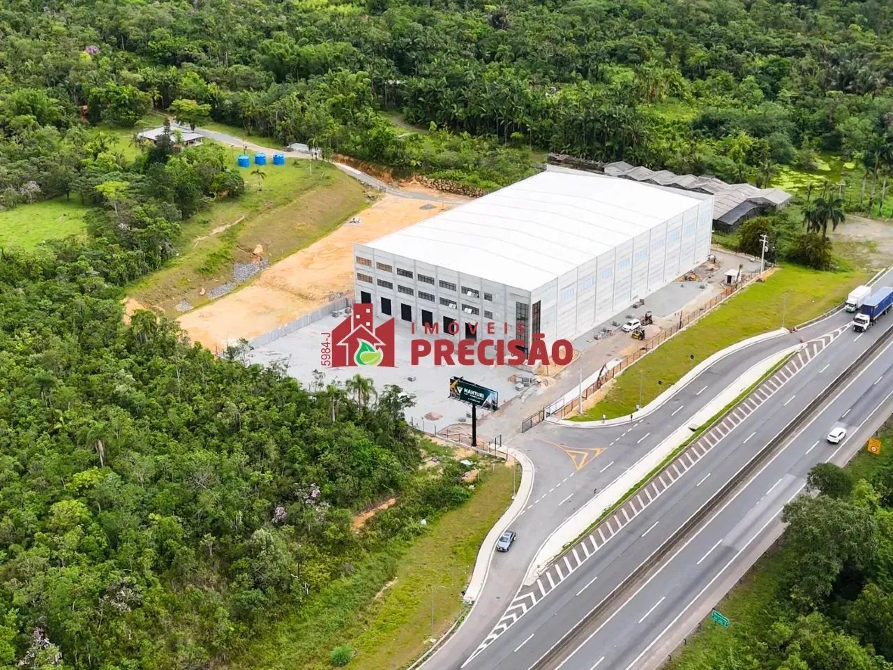 Galpão Logístico BR-101