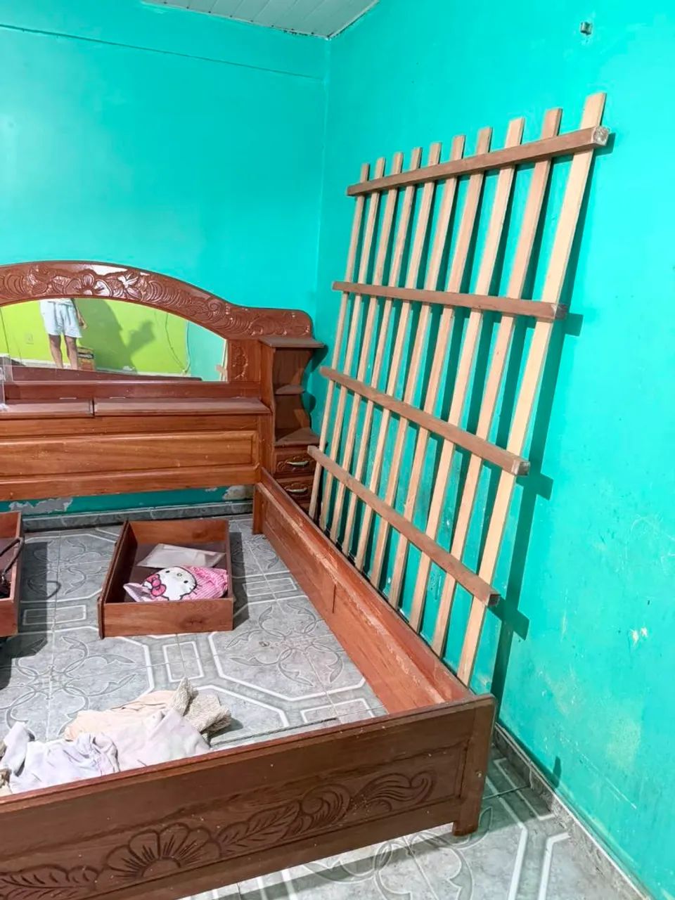 Vendo cama Queen madeira original  - Foto 4