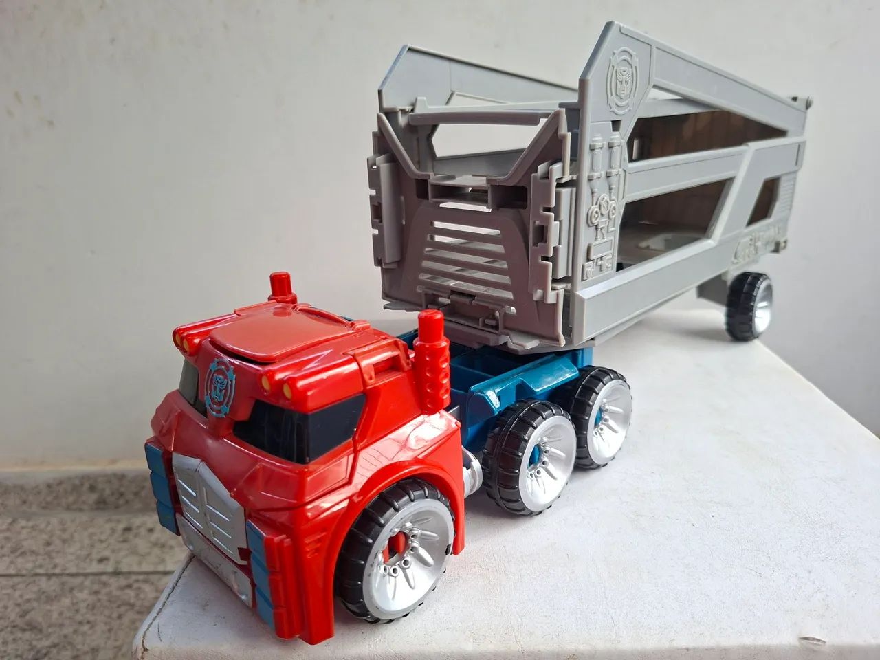 Transformers Optimus Prime Rescue Trailer - Foto 4