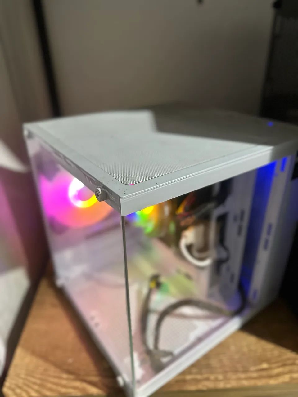 O PC QUE CHAMA ATENÇÃO ANTES MESMO DE LIGAR! - Foto 2