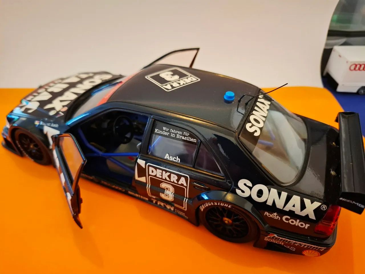Miniatura Mercedes C-Class W202 DTM 1:18 - Foto 3