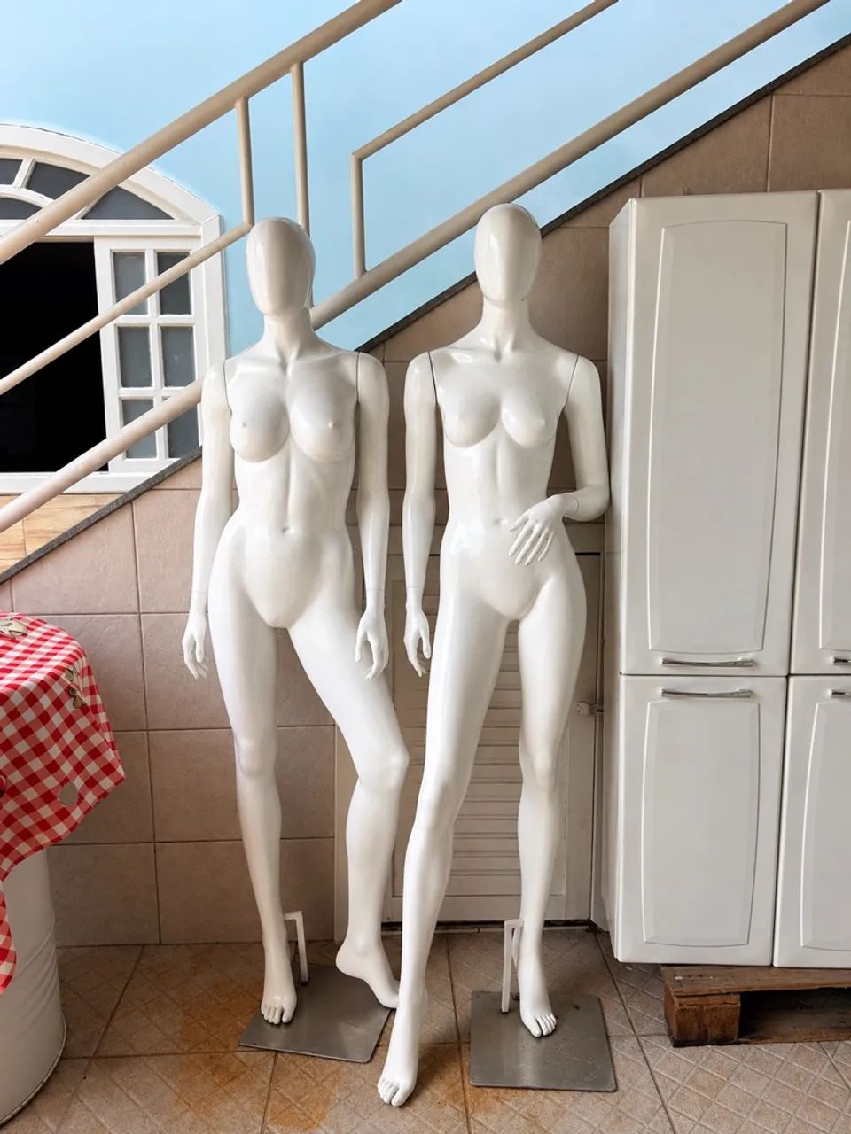 VENDO MANEQUINS DE FIBRA 