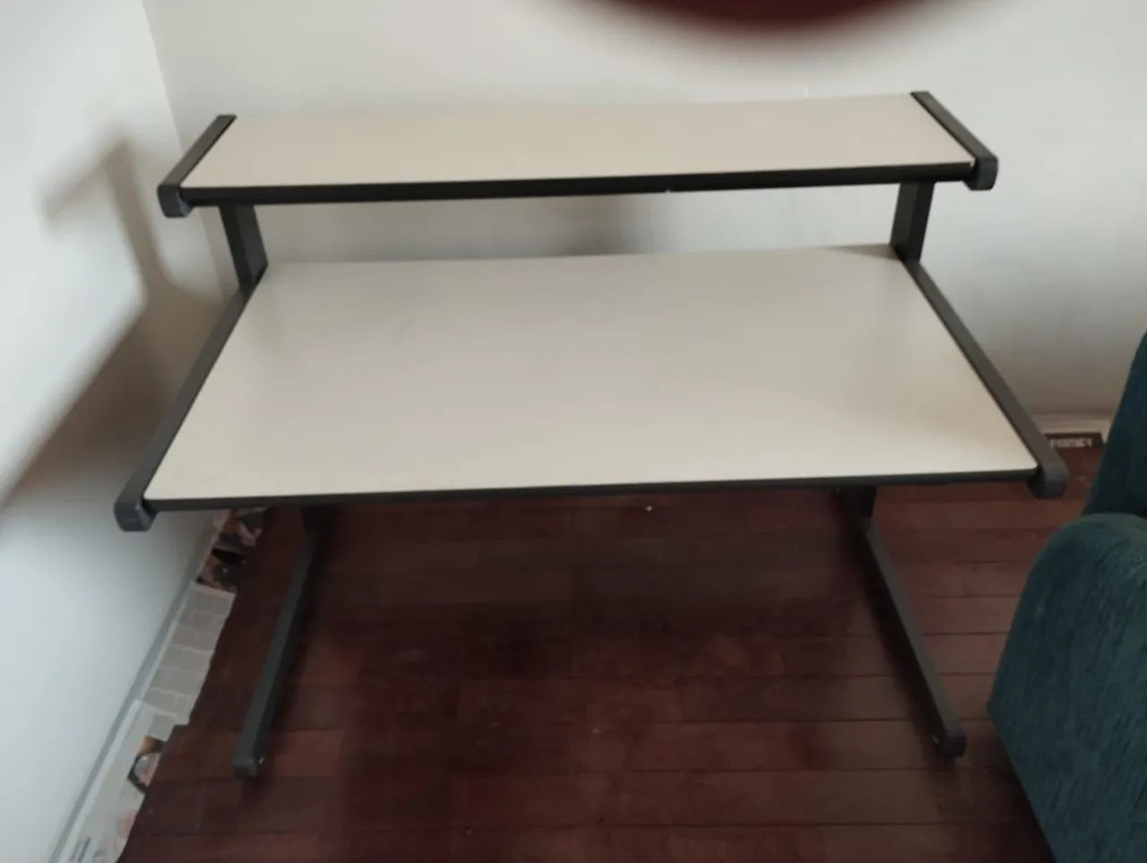 Escrivaninha MDF e Ferro - Foto 2