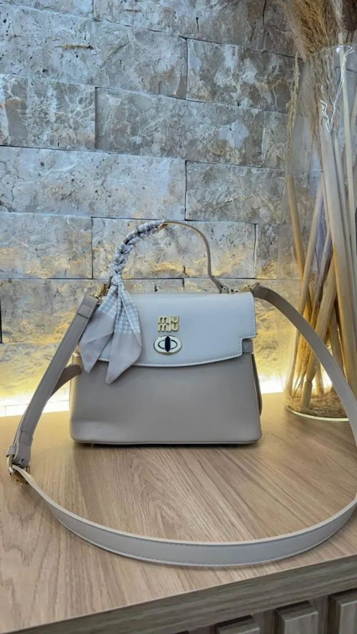 Bolsa Estilo MiuMiu Importada - Moderna, Elegante e Versátil - Foto 3