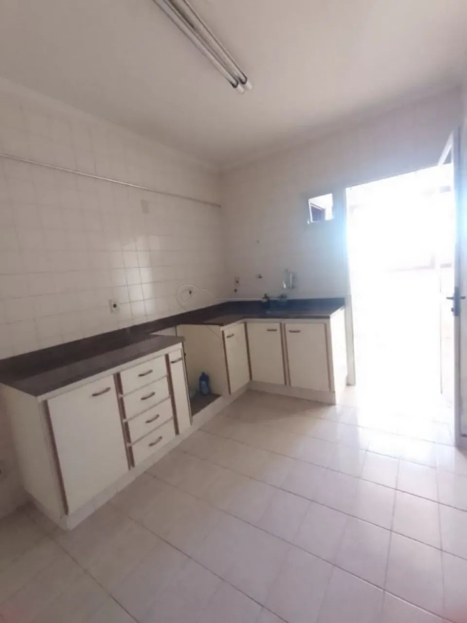 Apartamento de 92m² com 3 Dormitórios em Excelente Localização - Foto 2