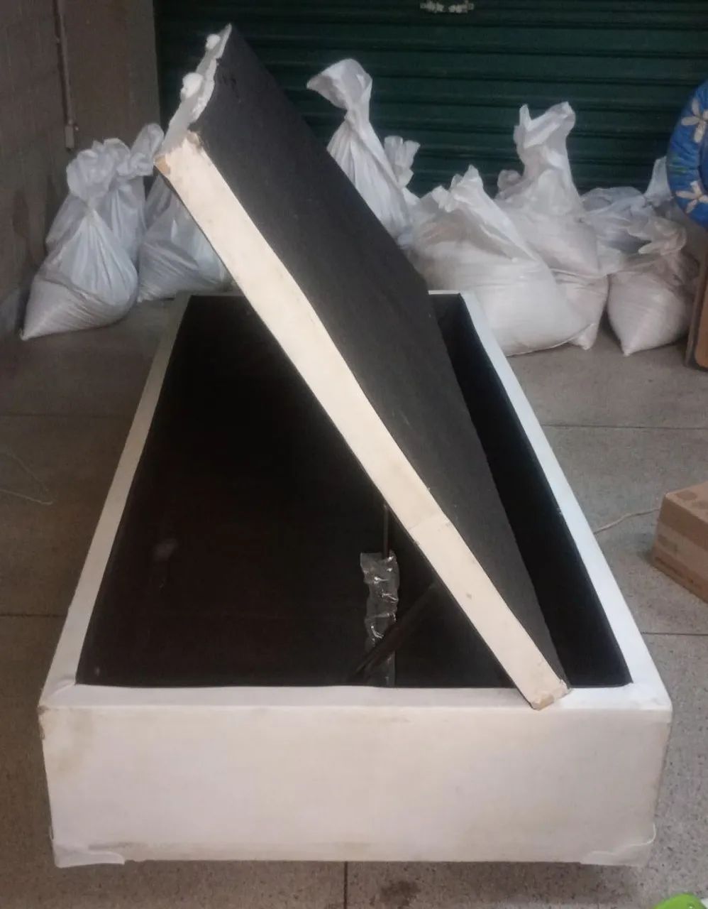 Vendo Cama Box Baú Solteiro  - Foto 4