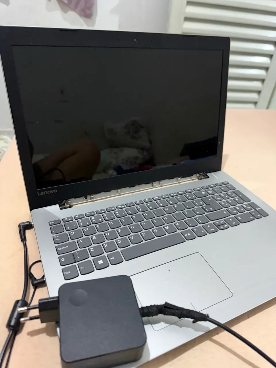 Lenovo IdeaPad 320 de 15,6 Seminovo 