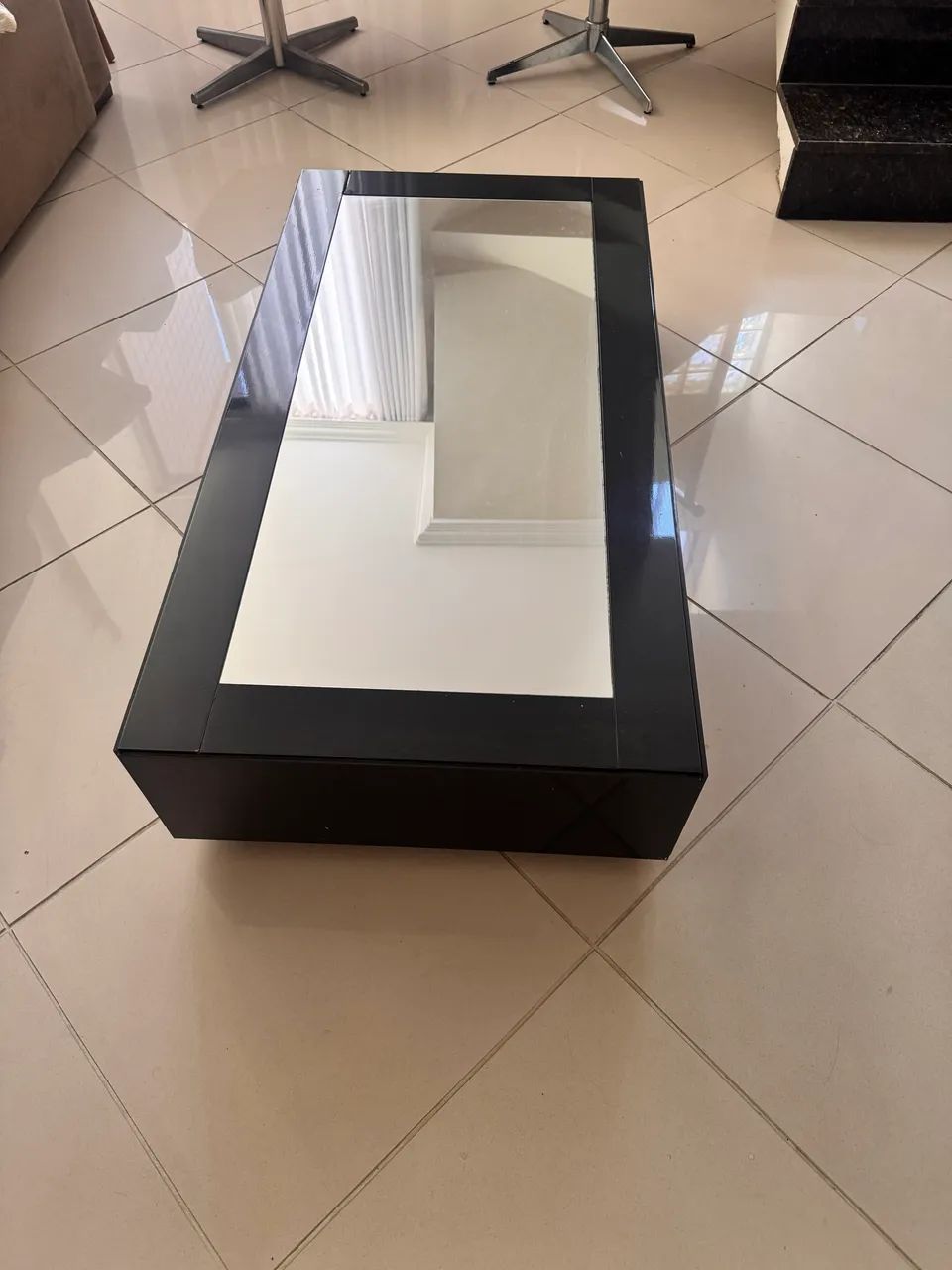 Mesa de centro com espelho para sala