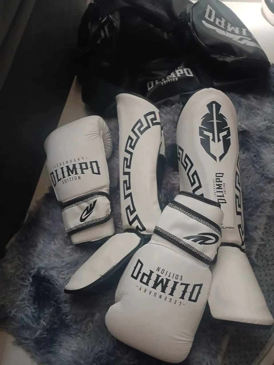 Luva e Caneleiras Kit - Muay Thay e Kickbox