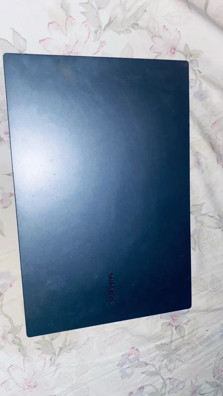 Vende-se notebook entrar em contato com *9