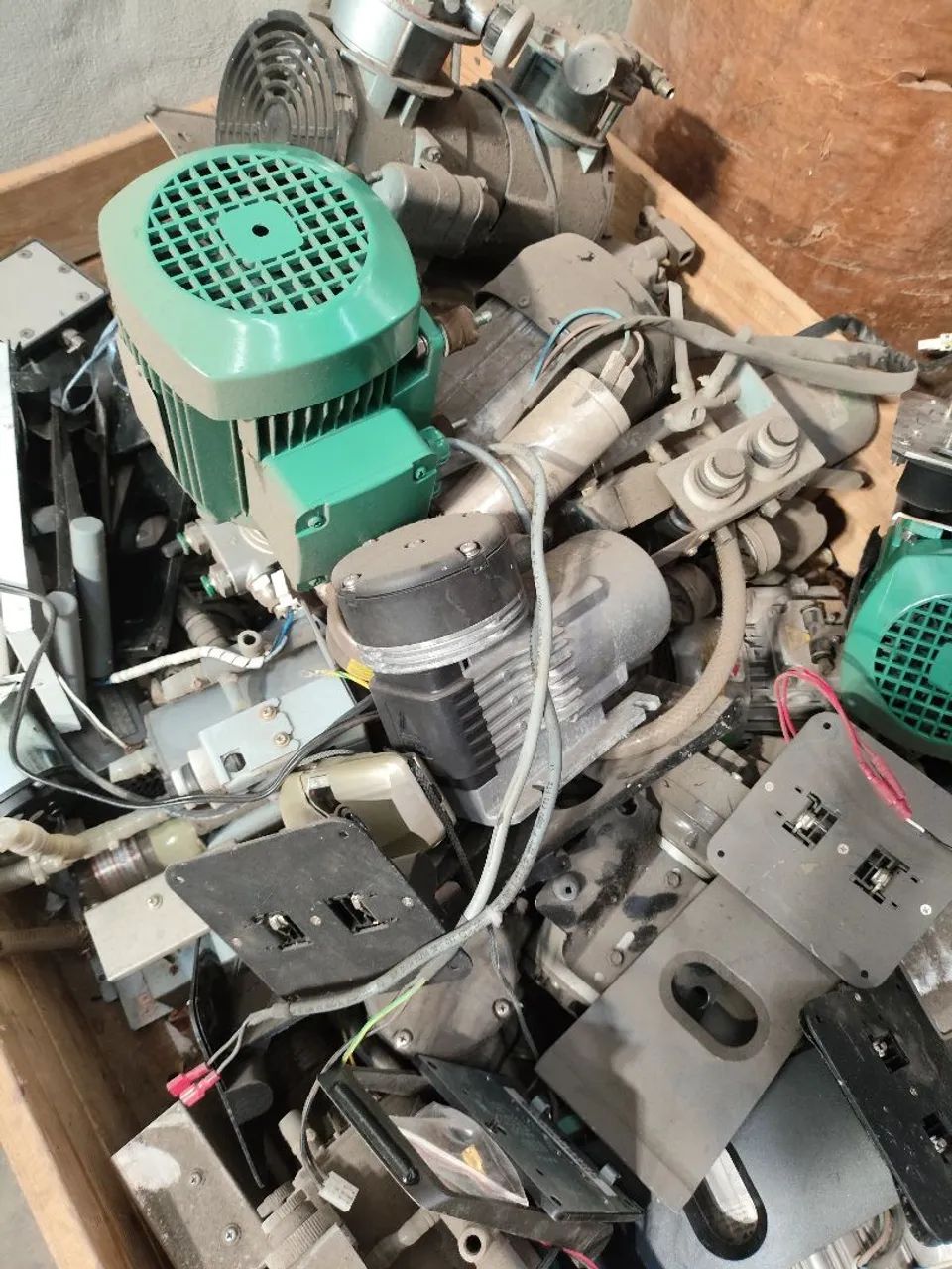 Motores elétricos e bomba pneumática  - Foto 2