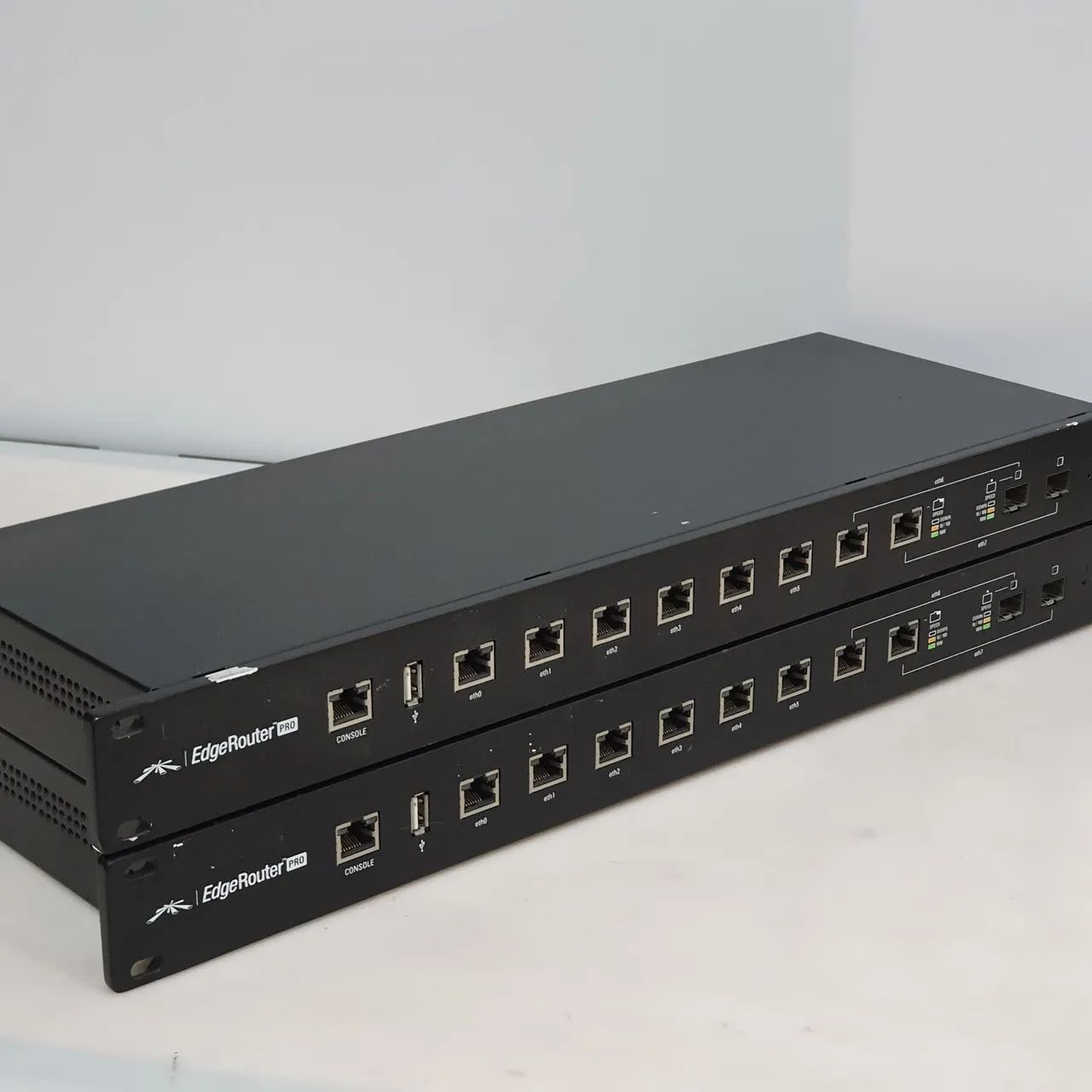 Lote 2 Ubiquiti EdgeRouter Pro ERPro-8 Não Ligam - Foto 4