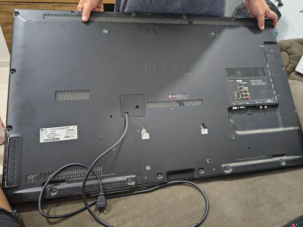 2 TVs com defeito LG 42 + CCE 32 - Para peças - Barato - Foto 3