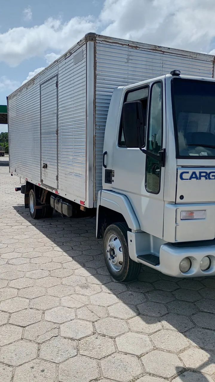 Vendo Caminhão Cargo 3/4 Baú  - Foto 2