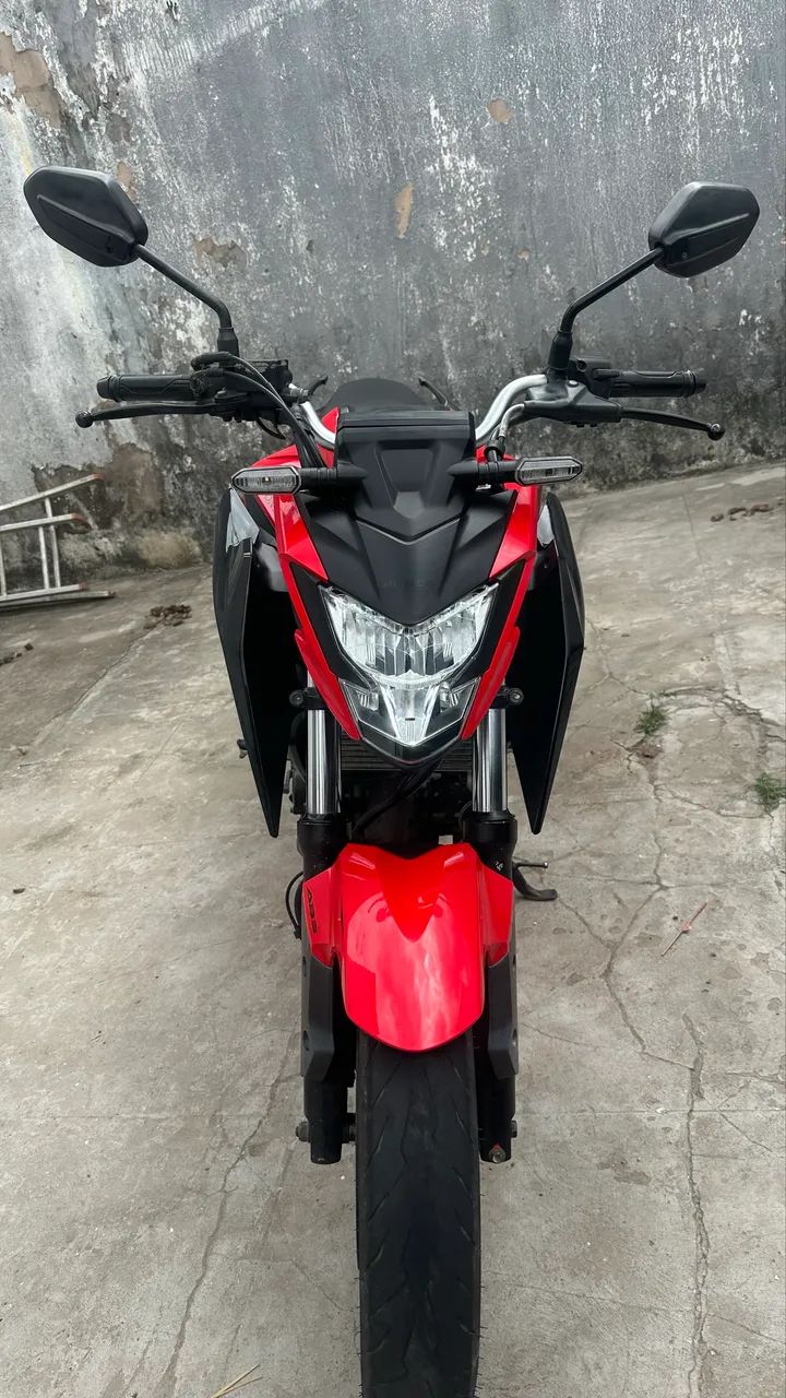 CB 300F