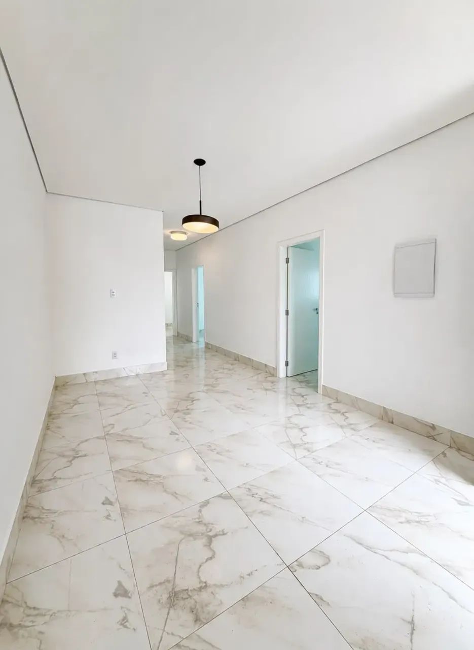 VIVANDA DAS MARINAS, VENDO COM  3 SUÍTES, COM PISCINA - Foto 3