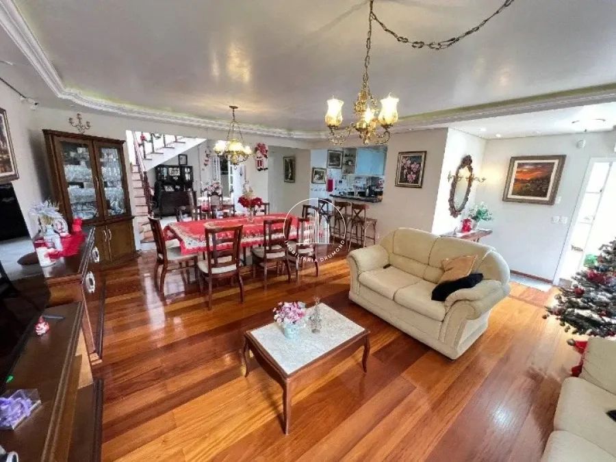 Casa 4 Quartos com 2 Suítes - Trindade - Florianópolis - CEN