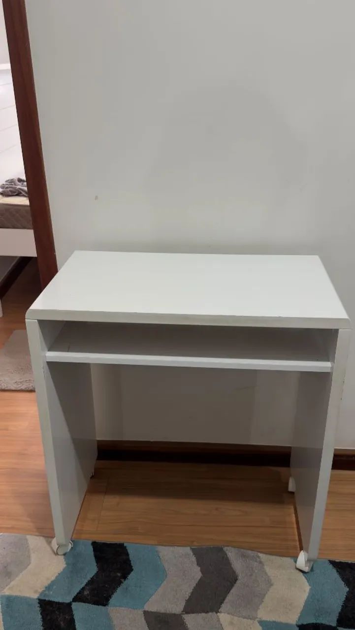 Escrivaninha branca  - Foto 2