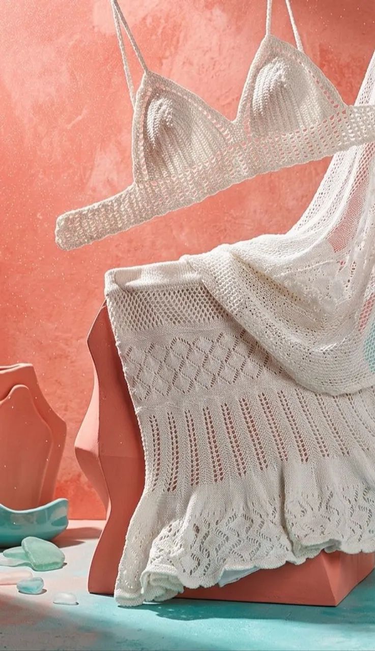 Conjunto de três peças de chochê: Saia, Short e Biquíne  - Foto 3