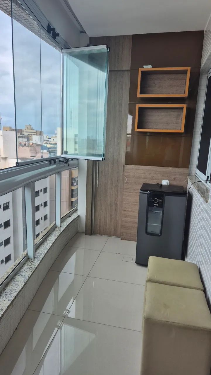 Apartamento mobiliado com vista, sol da manhã e 2 vagas de garagem - Foto 3