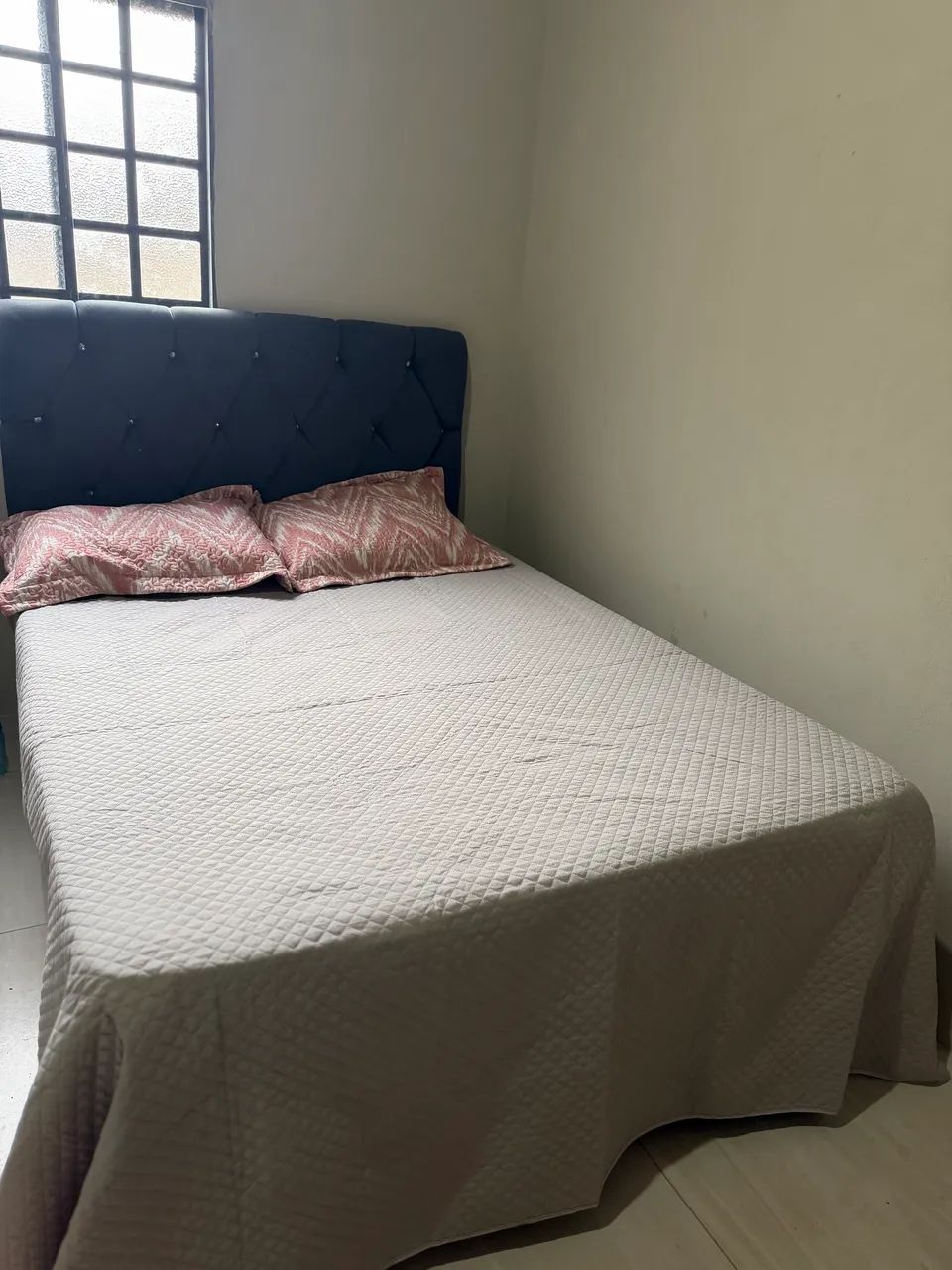 Vendo cama baú box casal com cabeceira - Foto 2