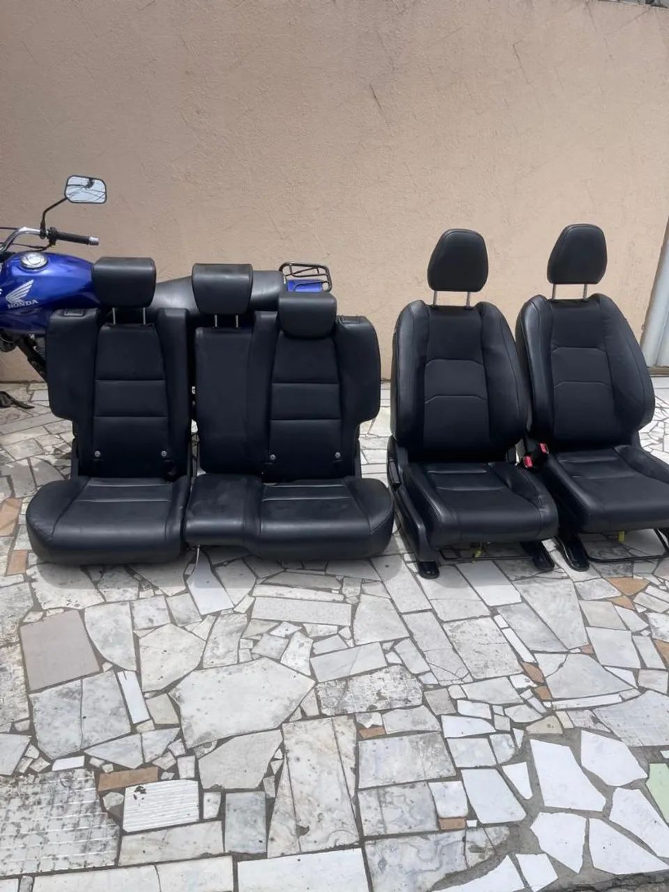 Bancos do HRV em couro  - Foto 4