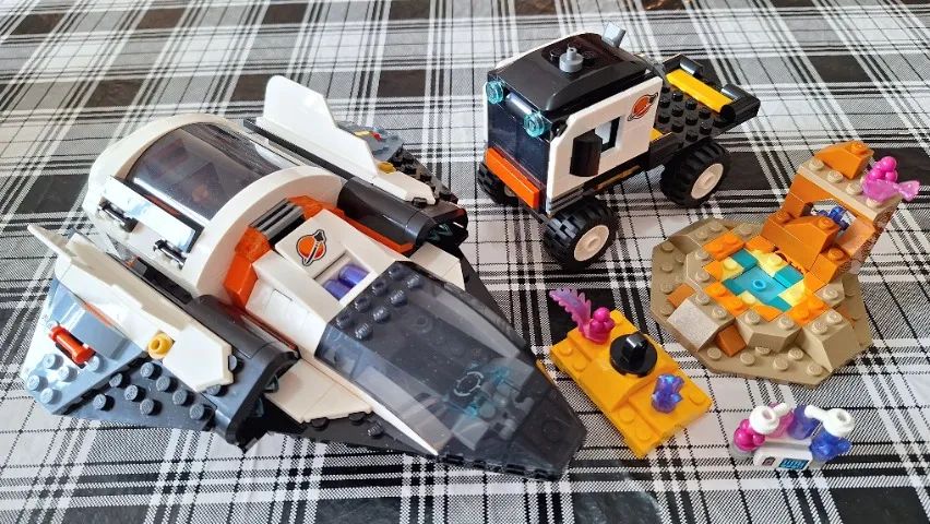 Lego City 60434 Space Base and Rocket Launch Pad Completo com