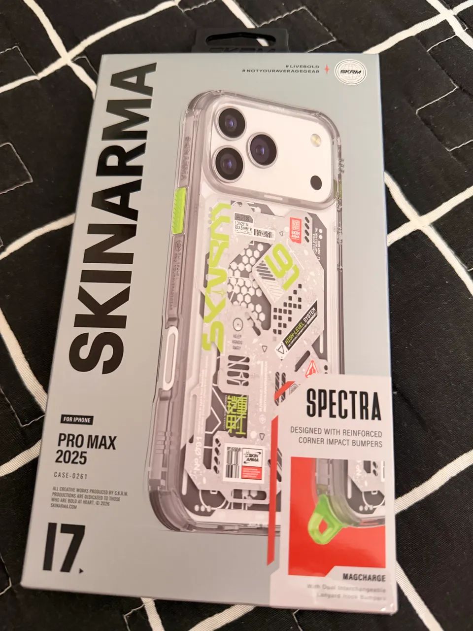 Capa PREMIUM 17 Pro Max Skinarma - Foto 4