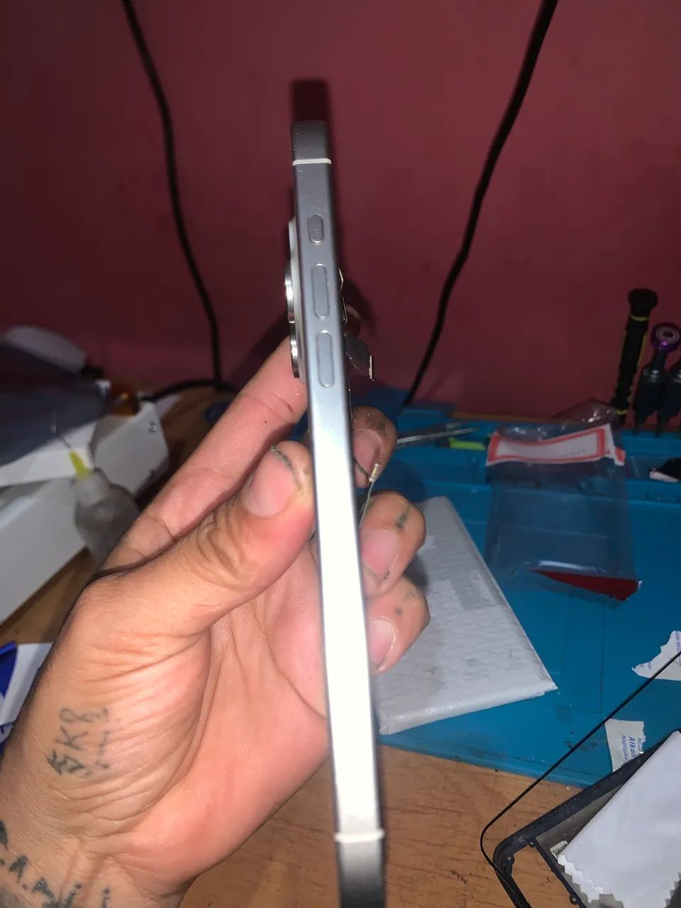 Carcaça completa iPhone 15 pro Max com câmeras e bateria  - Foto 5