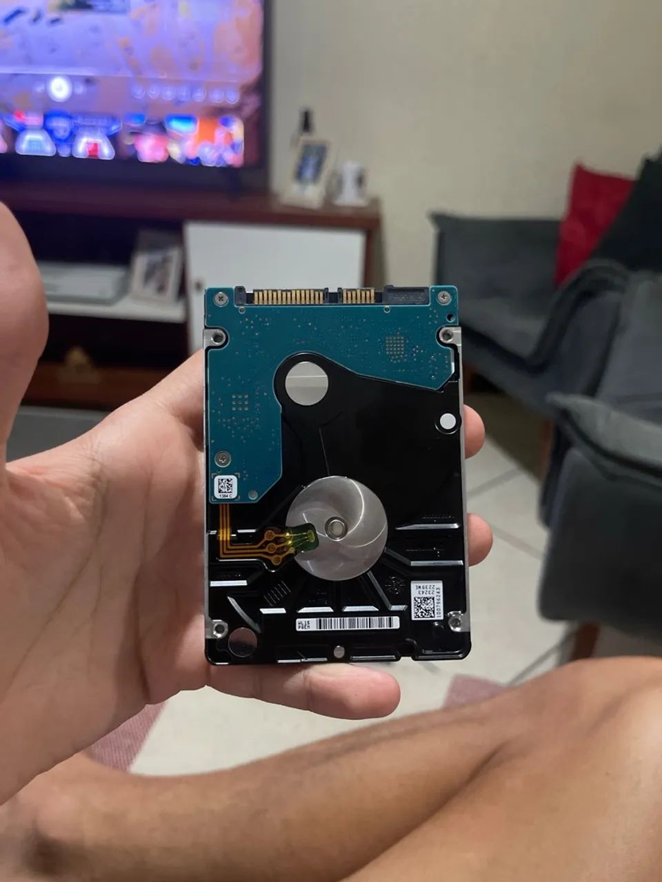 Vendo esse disco rígido (HDD) interno de 2,5 polegadas, modelo Seagate Mobile HDD de 1 TB. - Foto 2