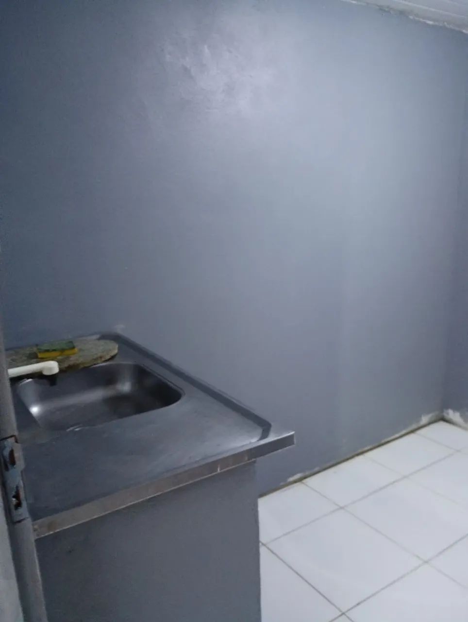 Alugo kitnet semi mobiliado no planalto 