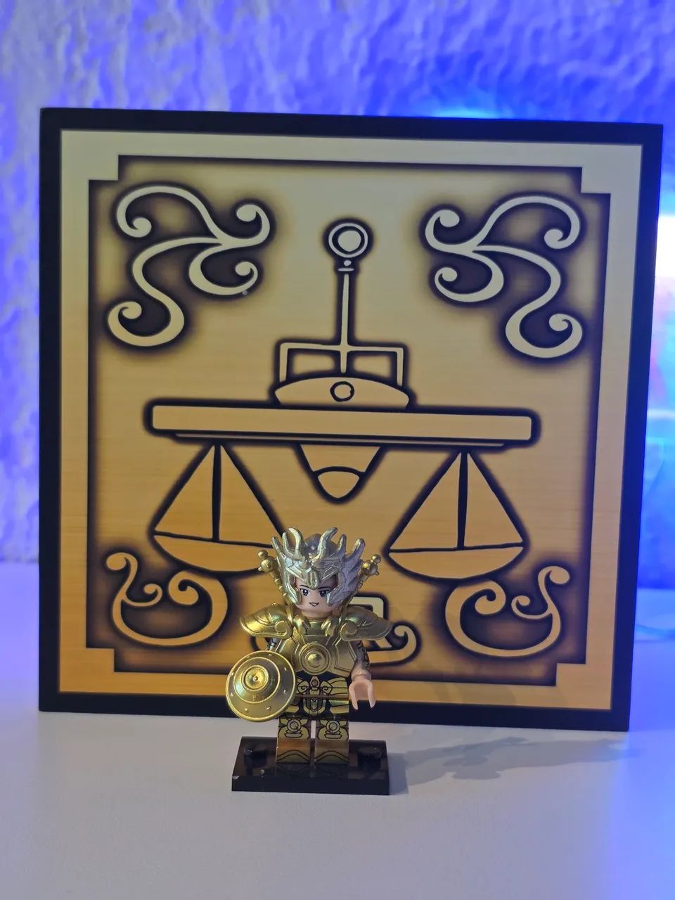 Cavaleiros do Zodíaco COMBO PRESENTE MINIATURA + PLATAFORMA EM MDF  - Foto 5