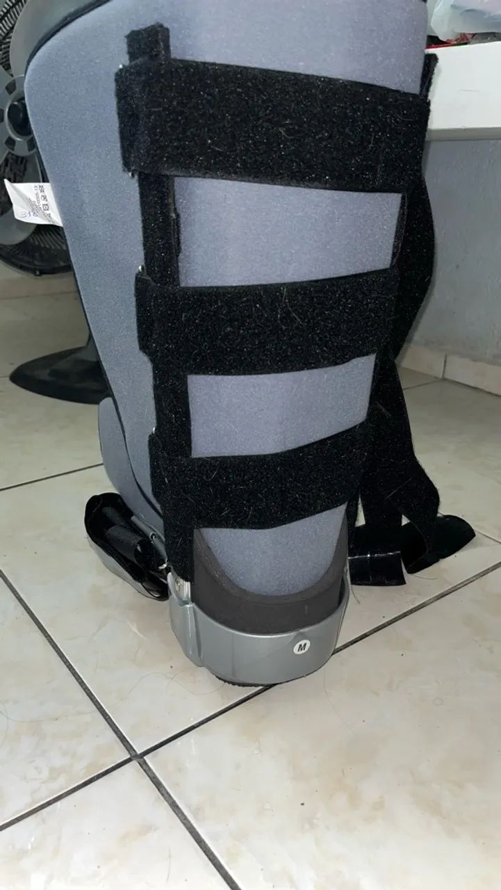 Bota Robofoot Original e muletas - Foto 2
