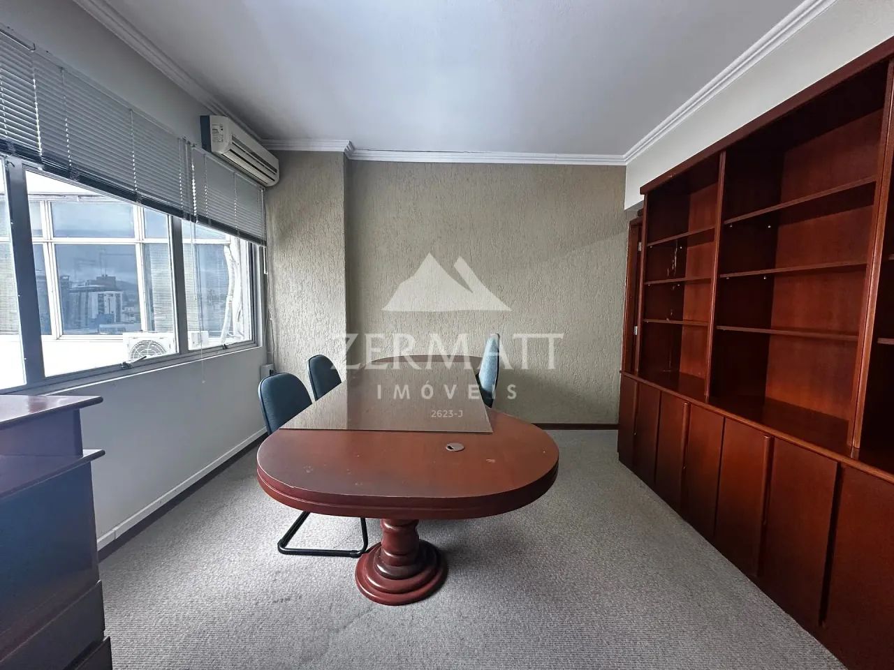 Sala à venda no Centro de Blumenau, SC