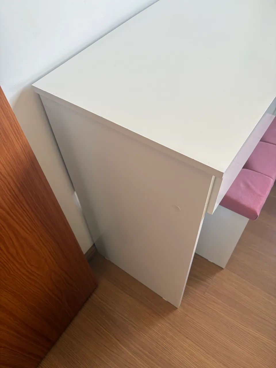 Penteadeira e mesa com baquinho mto nova