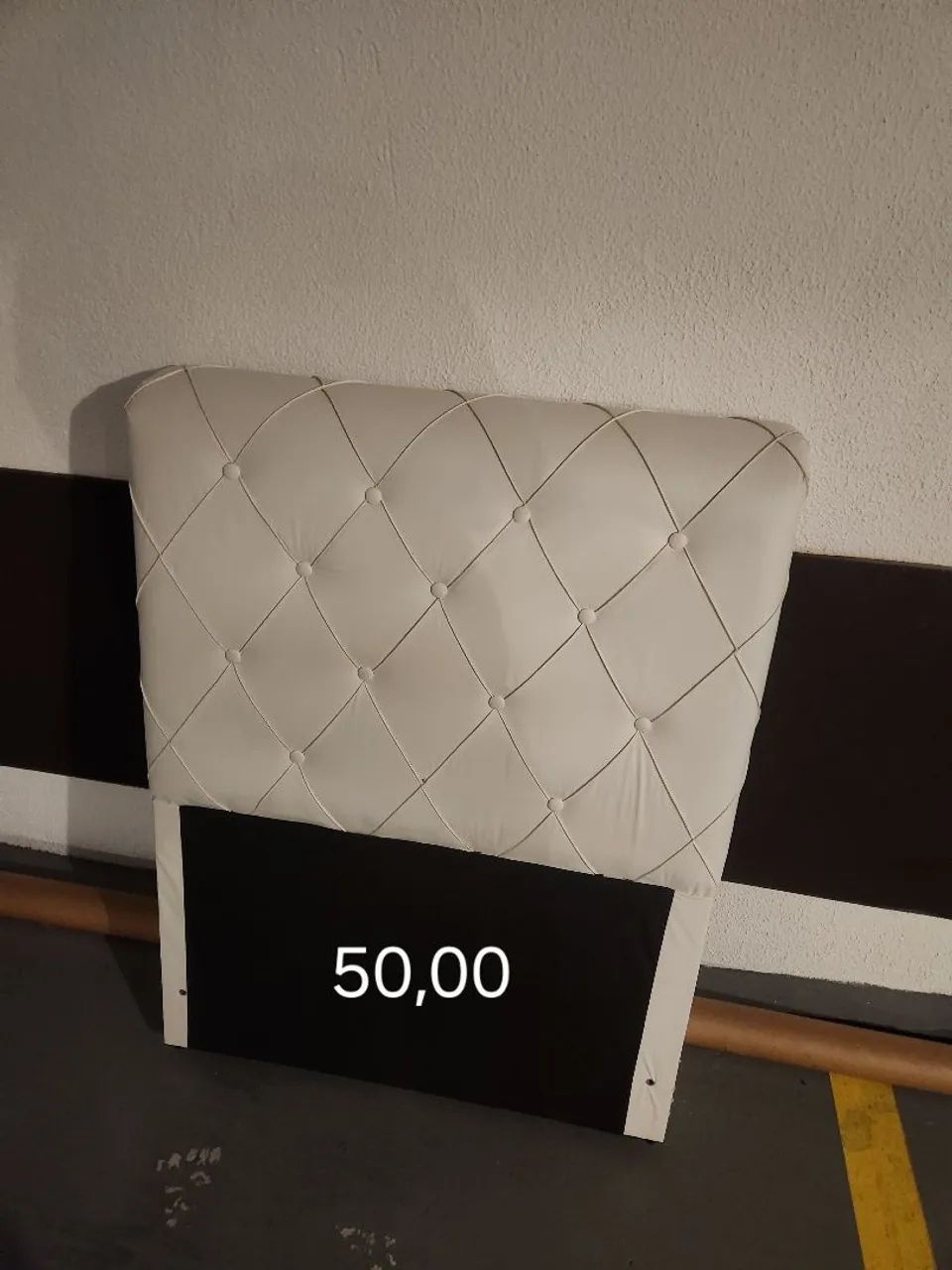 Poltrona e cabeceira de solteiro 