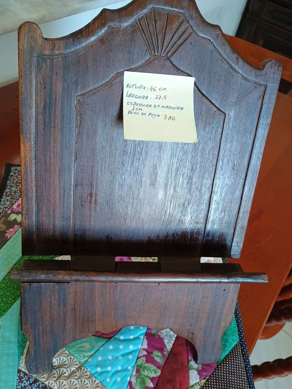 2 lindos suporte de madeira para livros.