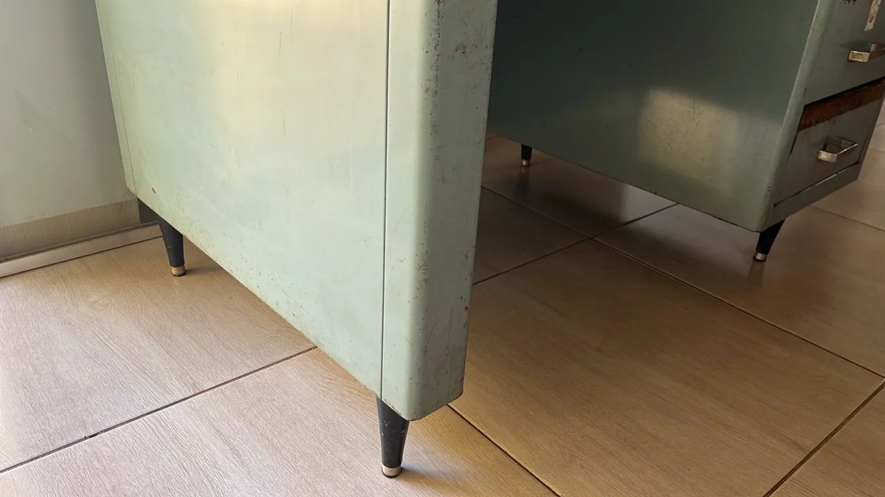 Escrivaninha de ferro industrial marca fiel antiguidade  - Foto 4
