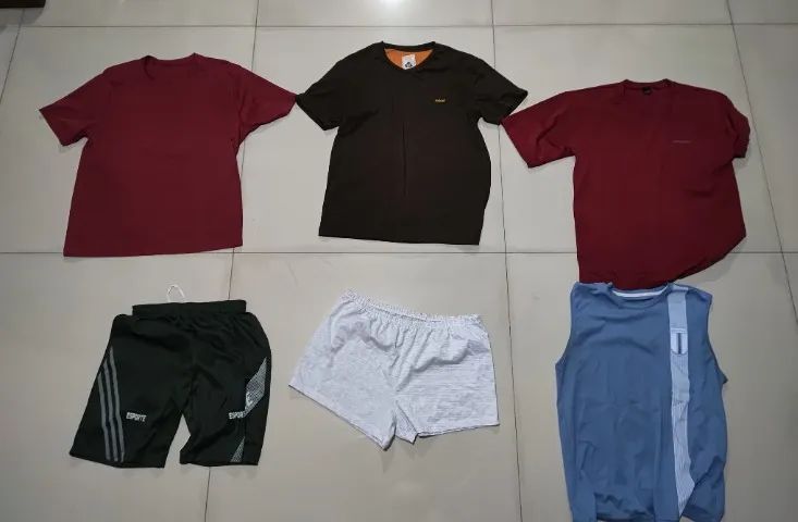 Pacote de 22 roupas masculinas - Foto 2